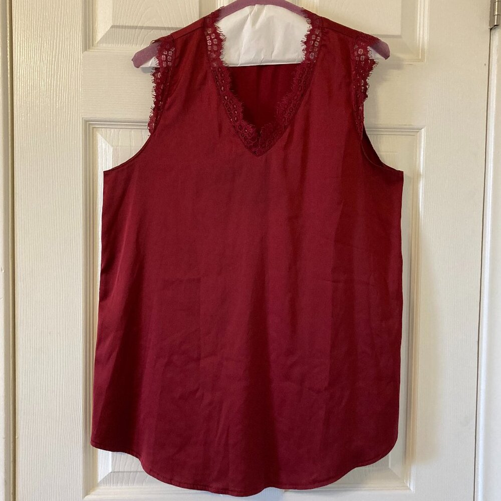 Excellent Condition SZ M, Burgundy Satin, Eyelash Lace Trimmed Tank